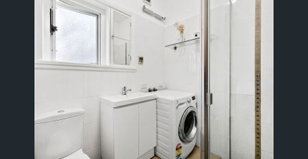 Stylish apartment in a boutique block - Photo 5