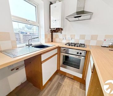 1 bedroom semi-detached house to rent - Photo 4