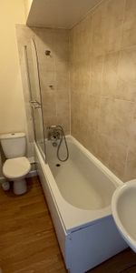 Swindon Road, Swindon, Stratton St. Margaret - Photo 4