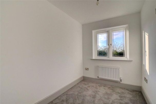 3 bedroom end of terrace house to rent - Photo 1