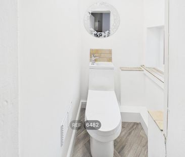 2 bedroom terraced house to rent - Photo 6