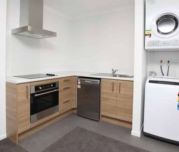 RENT REBATED FIRST 4 WEEKS - Studio Unit in Normandy - Photo 1