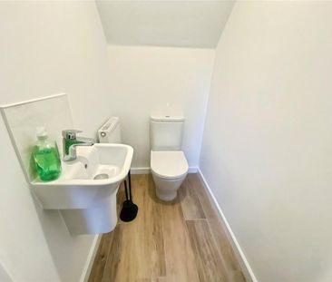 2 bedroom semi-detached house to rent - Photo 6