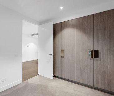 Luxurious Lifestyle - Photo 2