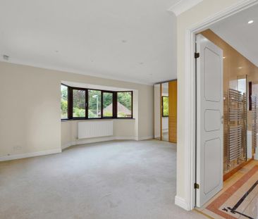 5 bedroom detached house to rent - Photo 2