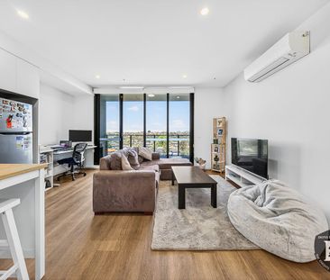 Bedroom Apartment with Balcony Views in Prime Oak Park Location - Photo 5