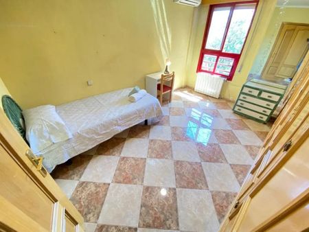 Calle del Cabo Machichaco, Madrid, Community of Madrid 28053 - Photo 2