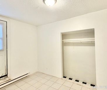 NEWLY RENOVATED 1-BEDROOM APARTMENT UNIT IN PRIME LOCATION - Photo 6
