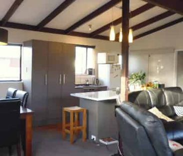 Lovely Home in Oxford Terrace - Photo 3