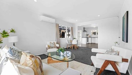 Renovated 5-bed Home - Photo 5