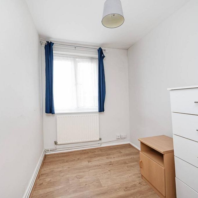 3 bedroom flat to rent - Photo 1