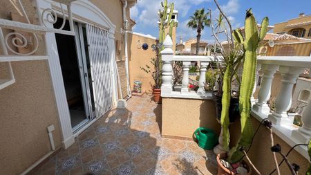 Ref.7218 Duplex with 2 bedrooms in Villamartin - Photo 3