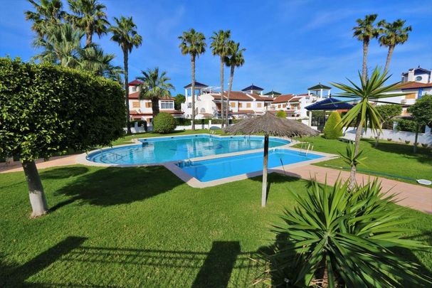 3 room luxury House for rent in Pilar de la Horadada, Valencia - Photo 1