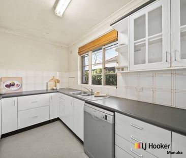 8 Wells Gardens, Griffith ACT 2603 - House For Rent | Domain - Photo 4