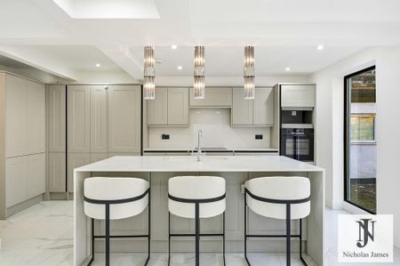 4 bedroom semi-detached house to rent - Photo 5