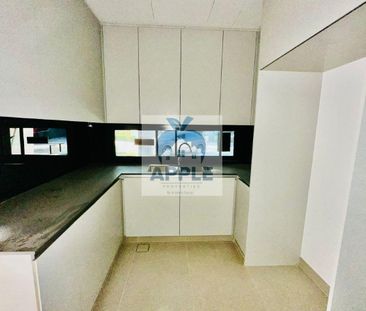 Low price Luxurious 3BR townhouse Corner Unit - Photo 1