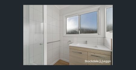 Renovated 3 Bedroom Family Home! - Photo 3