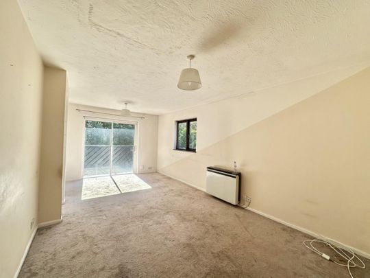 2 bedroom Flat To Let Total Size: 689 SQ FT - Photo 1