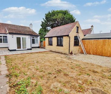 3 bedroom semi-detached bungalow to rent - Photo 2