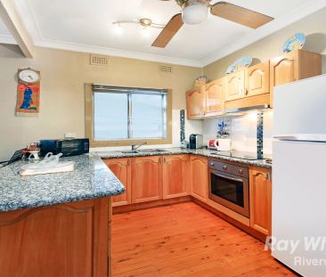 Three Bedroom House with Solar System For Leasing Now! - Photo 4