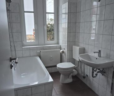 Helle 2-R-Whg im EG - Stellpl. + Garten anmietbar! - Photo 3