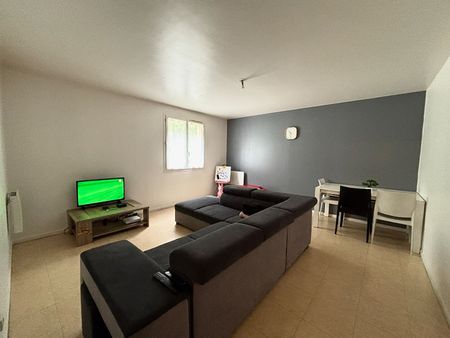 Location Appartement 3 pièces 67m² - Photo 3