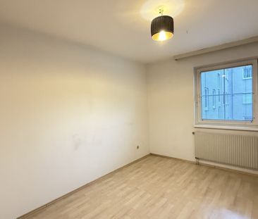 Ruhiges Wohnen mit Loggia und Garage | ZELLMANN IMMOBILIEN - Photo 4