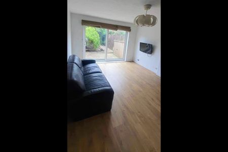 2 Bed Terraced House, Ferngill Close, NG2 - Photo 2