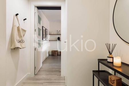 4 room luxury Apartment for rent in Barcelona, Spain - Photo 2