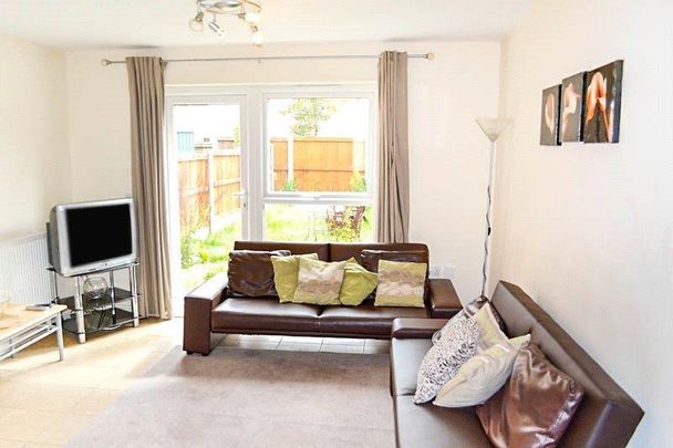 4 bedroom terraced house to rent - Photo 1