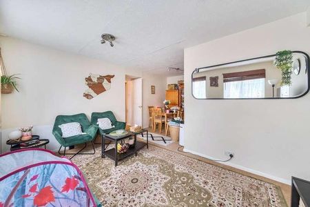 Sigrist Square, Kingston Upon Thames, KT2 - Photo 4