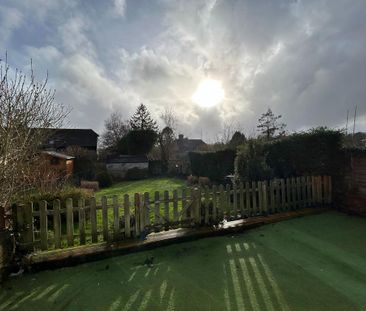 4 bedroom semi-detached house to rent - Photo 2