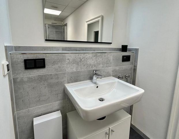 Moderne moblierte 2-Zimmer-Wohnung - Foto 1