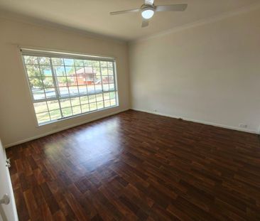 Your Dream 3 Bedroom Family Home | Spacious Yard and Walk to Panani... - Photo 2