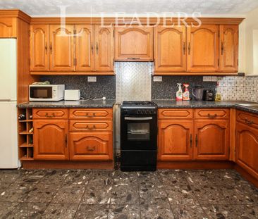 3 bedroom property to rent Kennedy Square, Leamington Spa, CV32 - Photo 6