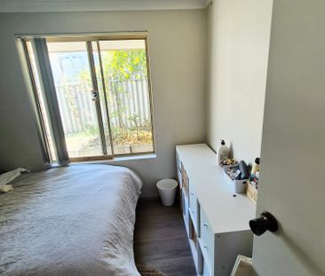 Victoria Park - Photo 3