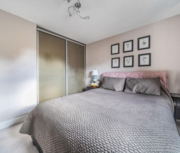 5 Bed Terraced House, Percy Road, E16 - Photo 5