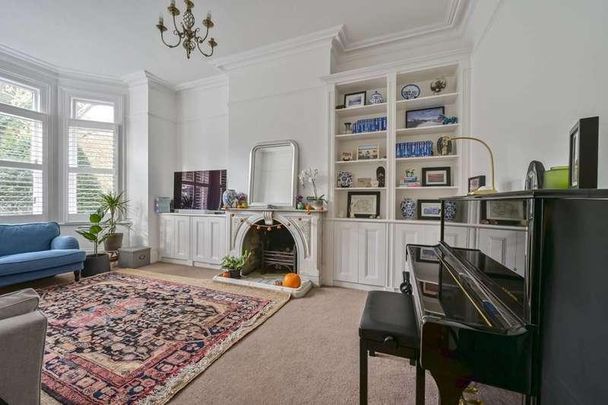 Berkeley Place, Wimbledon Village, SW19 - Photo 1