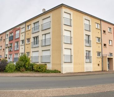 Appartement LA CHARTRE SUR LE LOIR T3 - Photo 2