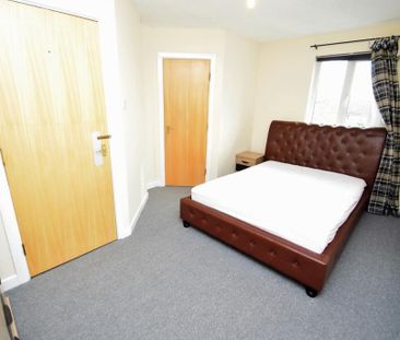 4 bedroom townhouse to rent - Photo 6