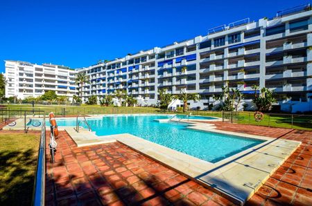 Middle Floor Apartment in Puerto Banús - Photo 4