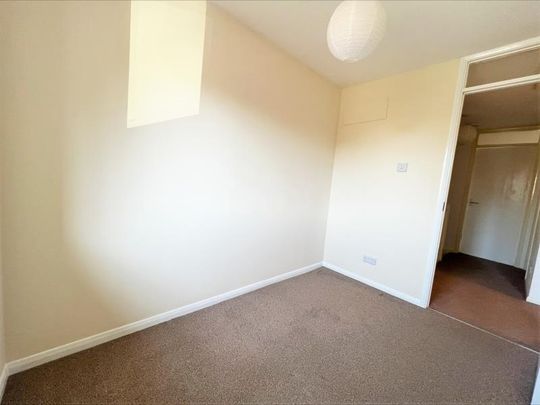 Huntingdon Road, Woking - 3 bedrooms Property for lettings - Seymours - Photo 1