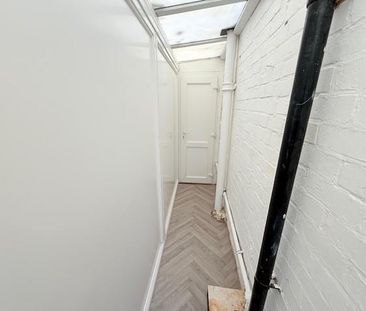 2 bedroom semi-detached house to rent - Photo 5