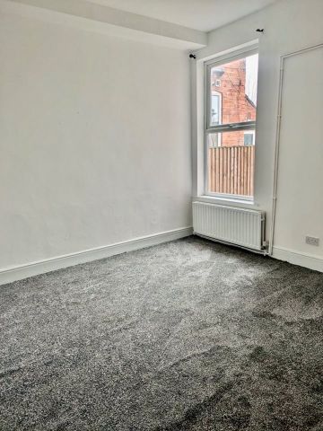 1 Bed Flat, Nottingham, NG2 - Photo 2