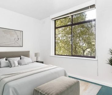 Bright and Spacious Apartment in a Prime Location - Photo 3