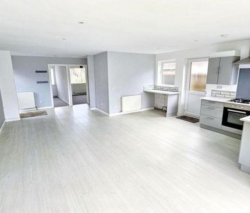 2 bedroom detached bungalow to rent - Photo 1