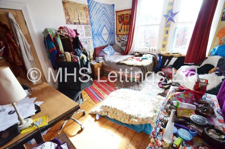 8 Bedroom Mid Terraced House for rent in Regent Park Terrace - Photo 4