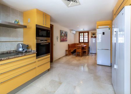 Detached Villa in Sierra Blanca - Photo 5