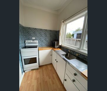 2 Bedroom Flat - Photo 2