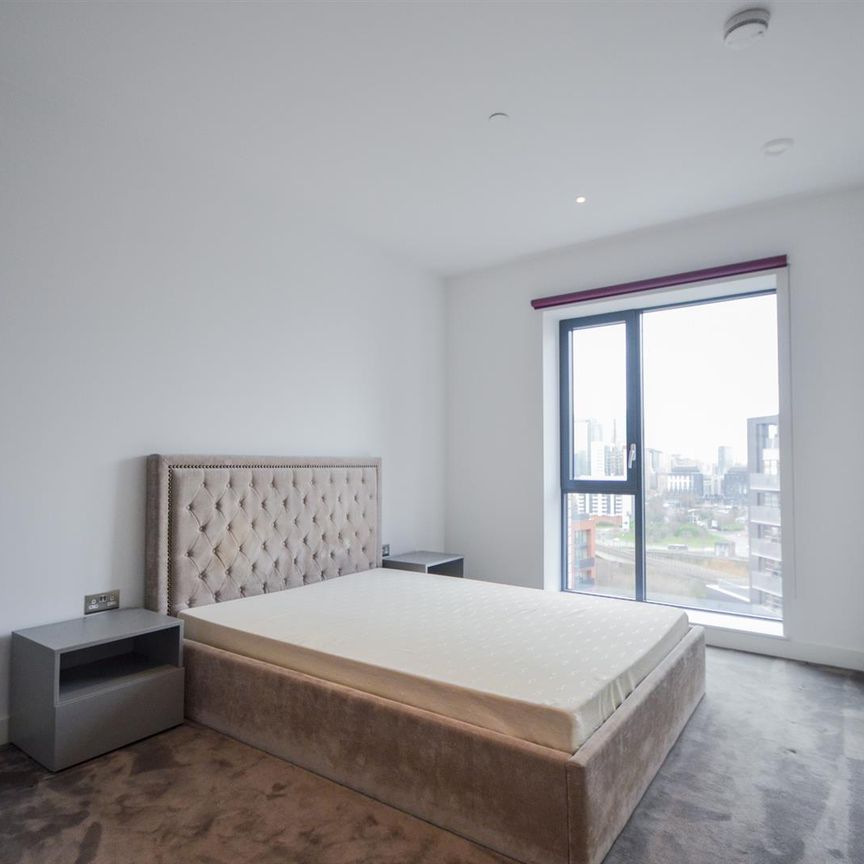 2 bedroom flat - Photo 1